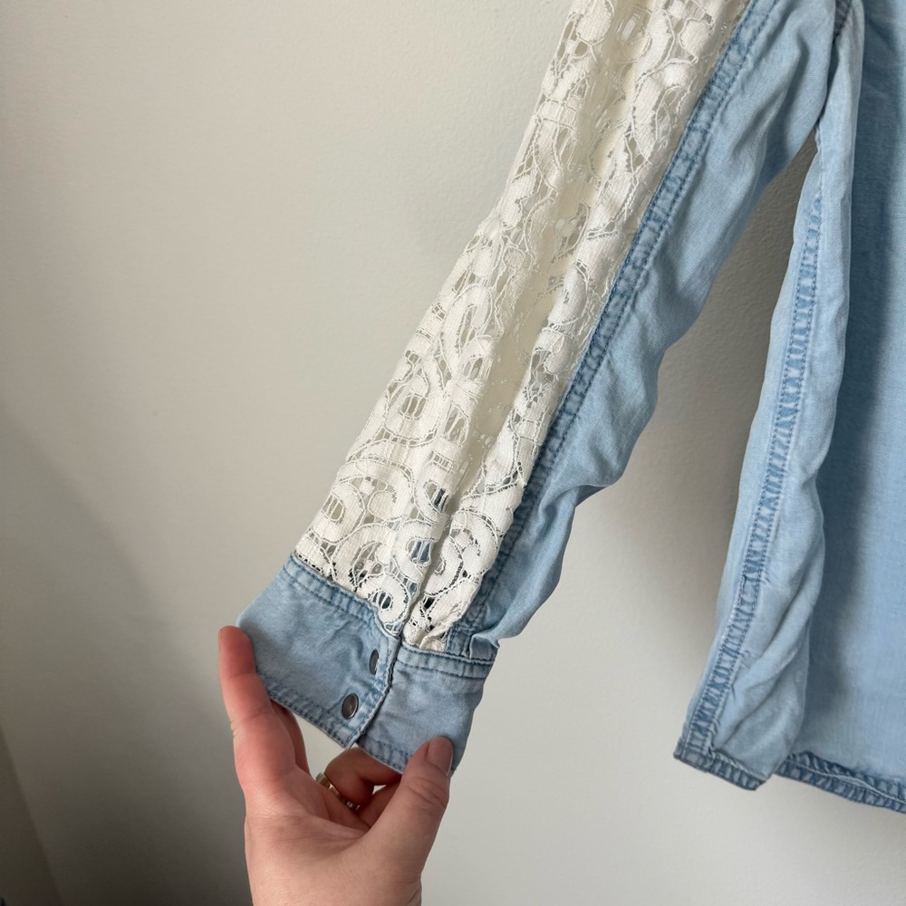 Anthropologie Postmark 9-H15 STCL Denim Lace Button Down Size 2 Cottagecore - Picture 13 of 16
